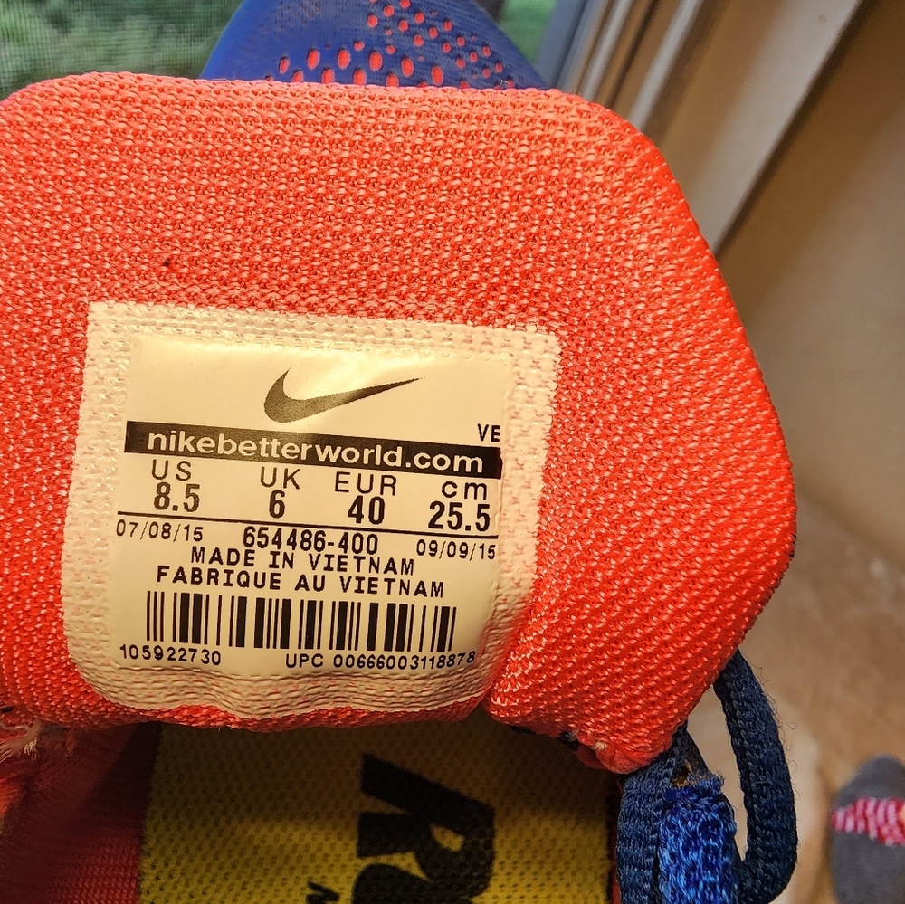 Nike Women Blue and Pink Sneakers - Picture 6 of 7